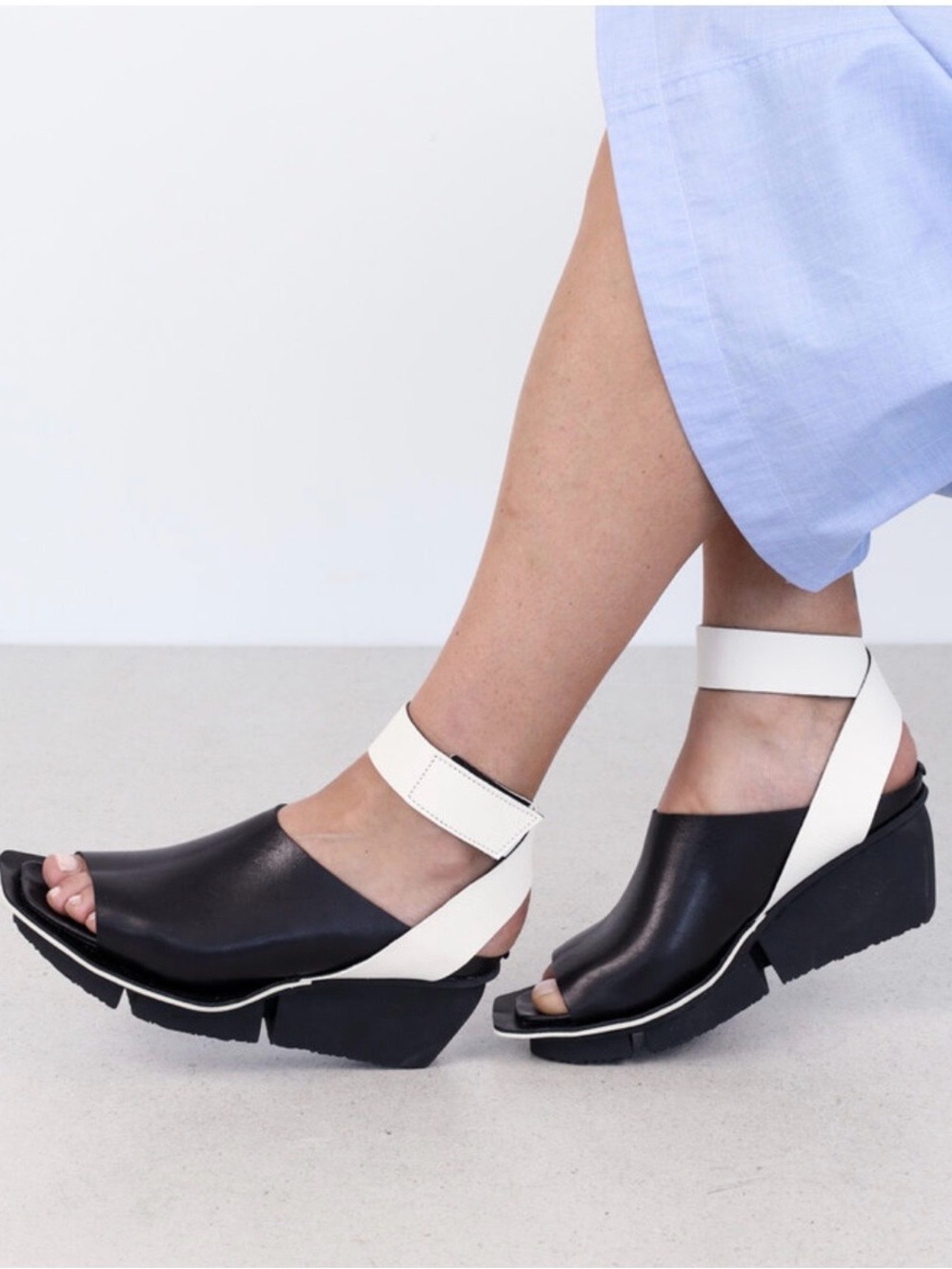 Tripp NYC Black and White Leather Ankle-Strap Sandals, pre-owned, SZ38